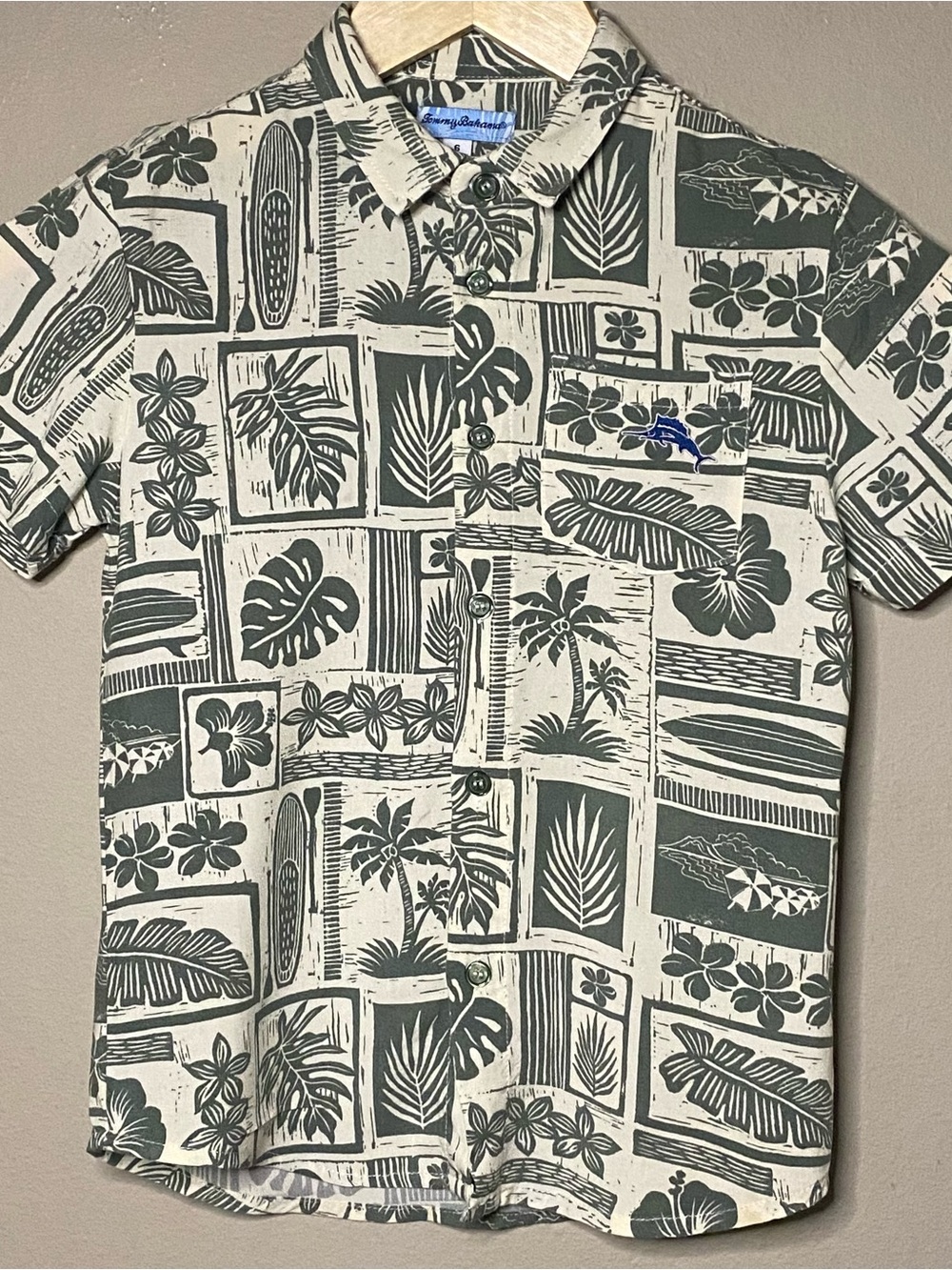 Tommy Bahama Hawaiian Aloha Shirt Boys Size 6 Tan Green Surfboards Palm Trees